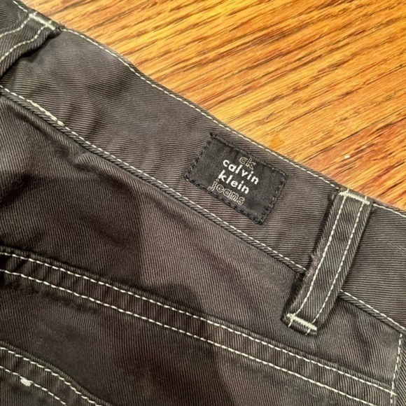 Calvin Klein Jeans Distressed Splatter Jeans Women's Size 1 - Picture 6 of 6